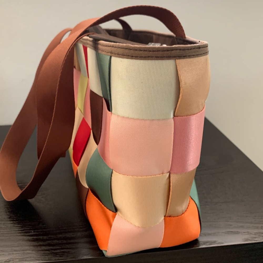 Comely Handbag 👜 - Picture 6 of 13